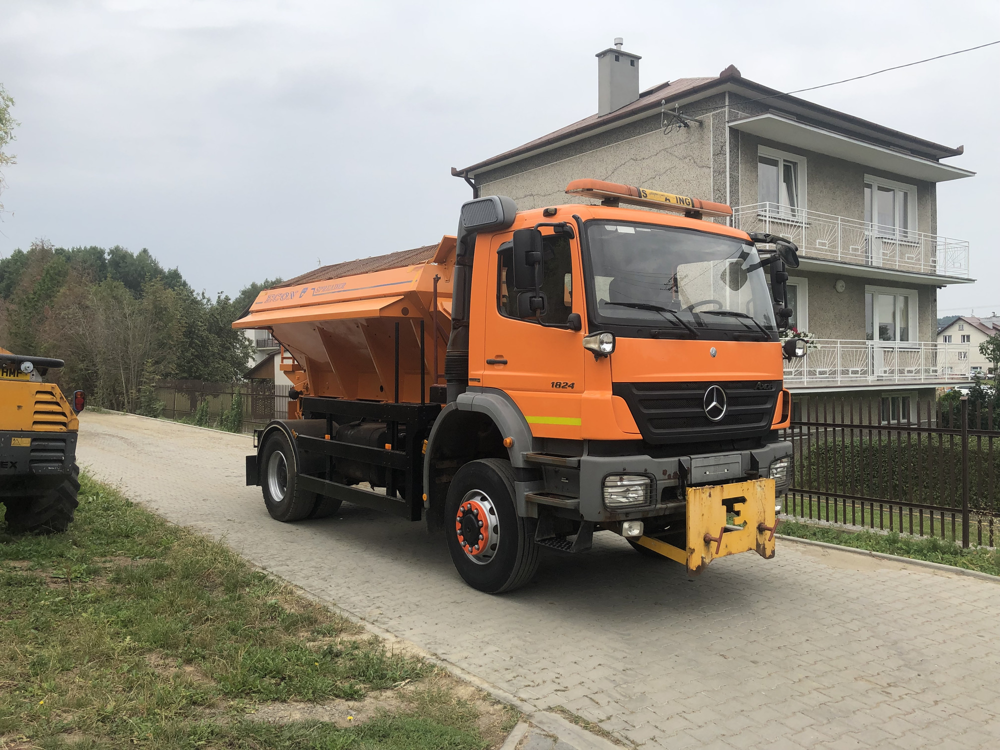 Nieregularny Przewóz Towarów Handekos - Vehículos municipales MERCEDES-BENZ - Polonia, 4x4, Euro 6 undefined: foto 1