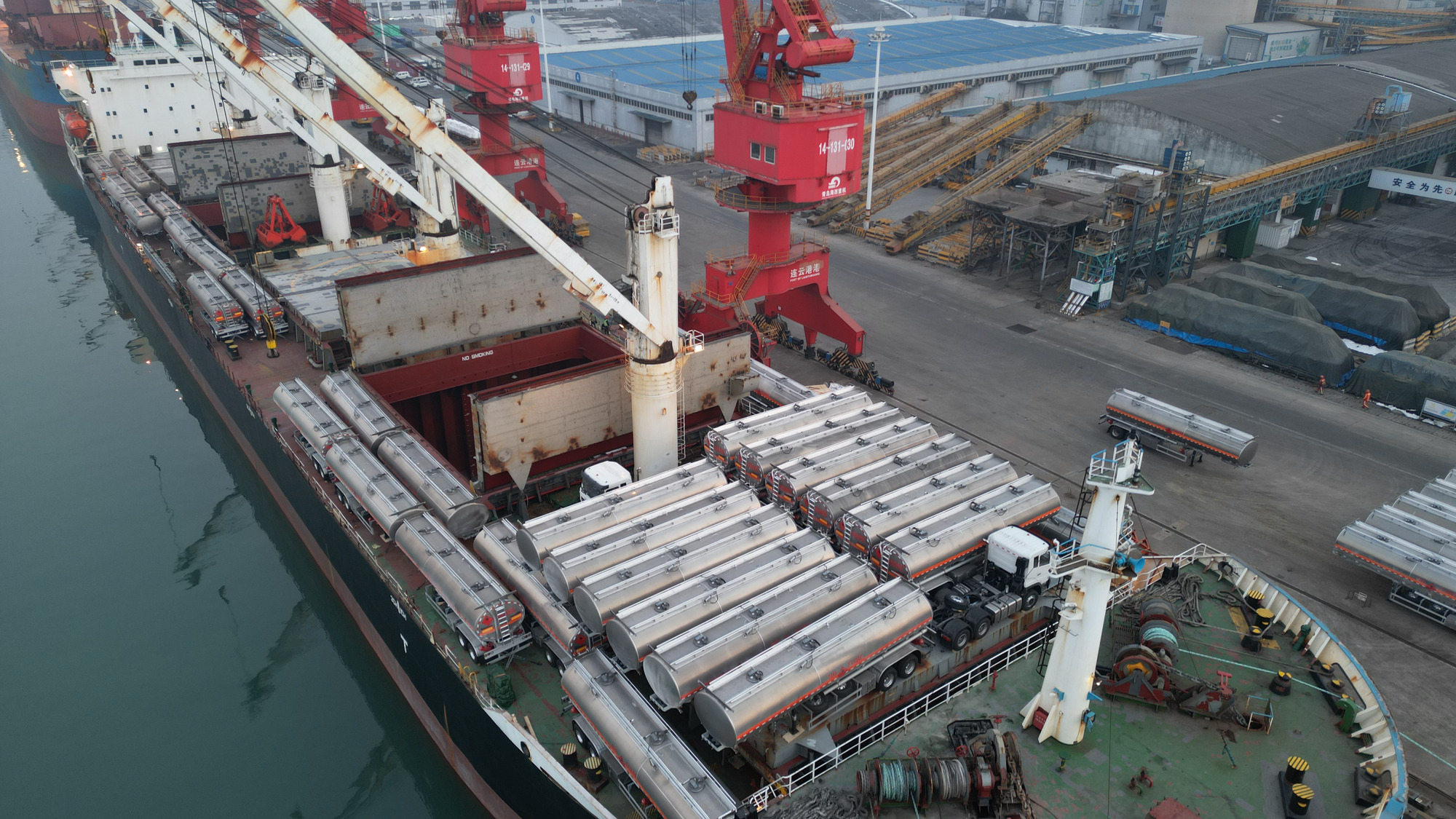 Qingdao Higher Weight Trade Co. LTD - Camiones - nuevo, diésel undefined: foto 2
