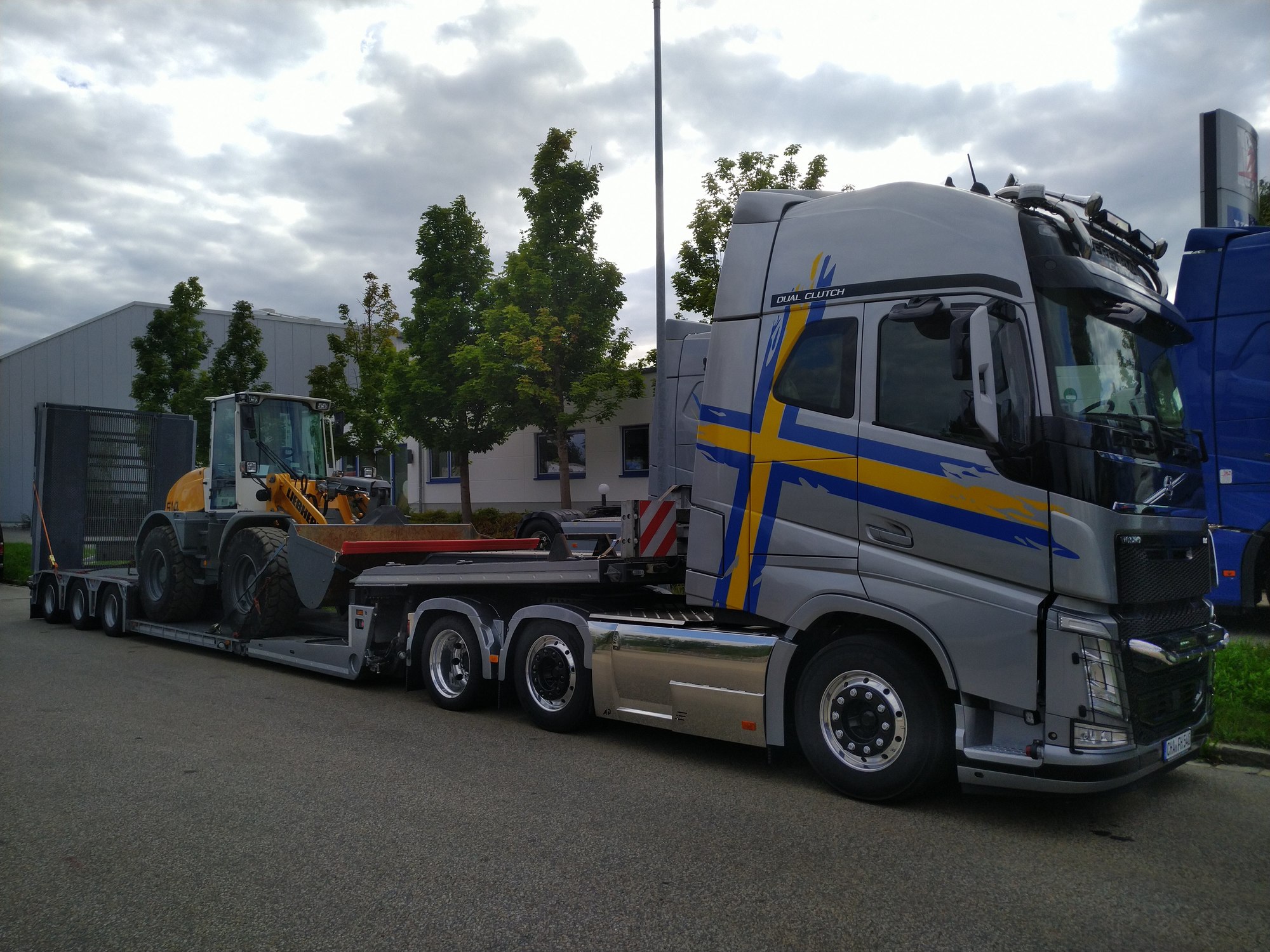 LKW-Service Nuernberger KG - Camiones VOLVO - Euro 6 undefined: foto 3
