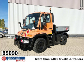 Camión caja abierta UNIMOG U300