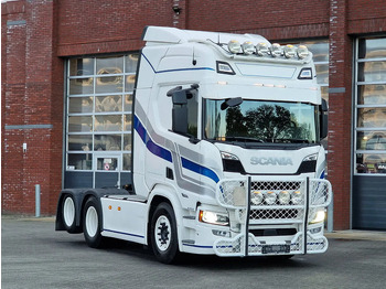 Cabeza tractora SCANIA R 560