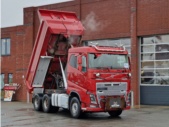 Camión volquete VOLVO FH16 750