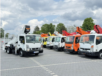 Camión con plataforma elevadora NISSAN