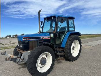 Tractor FORD