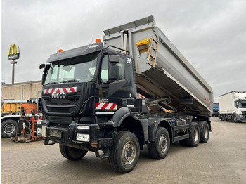 Camión volquete IVECO