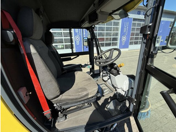 Leasing de  Johnston C202 Kleinkehrmaschine 2 M³ - 6.000 h Johnston C202 Kleinkehrmaschine 2 M³ - 6.000 h: foto 2