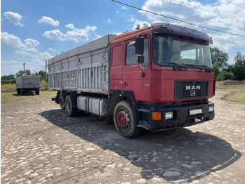 Camión caja abierta MAN 25.422