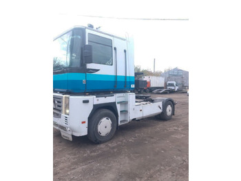Cabeza tractora RENAULT Magnum 390