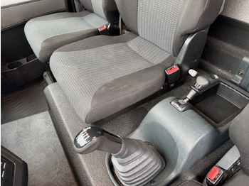 Camión caja cerrada MAN TGL 8.150 4x2 BL TGL 8.150 4x2 BL, Möbelkoffer mit Rolltor: foto 4