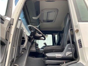 Foto del interior 1: Camión cisterna MAN TGS 40.400 6x4 BB TGS 40.400 6x4 BB mit 20.000l Tank