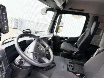 Foto del interior 2: Camión multibasculante nuevo Mercedes-Benz Arocs 2642 L 6x2 Arocs 2642 L 6x2/42, Liftachse, Hiab 21S56 bis 6.5m Container Foto del interior 2: Camión multibasculante nuevo Mercedes-Benz Arocs 2642 L 6x2 Arocs 2642 L 6x2/42, Liftachse, Hiab 21S56 bis 6.5m Container