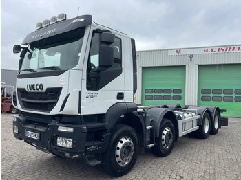 Camión chasis IVECO Trakker