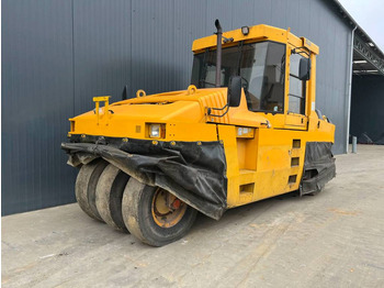 Rodillo de neumáticos CATERPILLAR PS300B