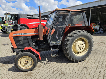 Tractor Ursus 912: foto 2
