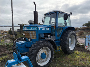 Tractor FORD