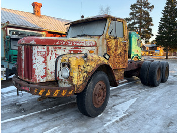 Camión chasis SCANIA