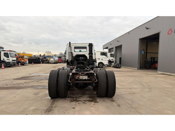 Camión chasis Volvo FL 10 - 320 (POMPE MANUELLE / MANUAL PUMP / LAMES / STEEL SUSP. / 8X4): foto 5