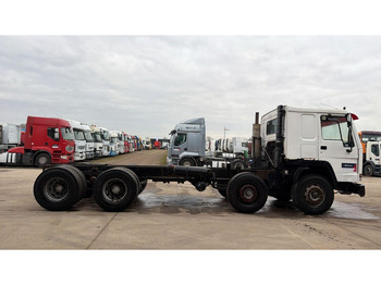 Camión chasis Volvo FL 10 - 320 (POMPE MANUELLE / MANUAL PUMP / LAMES / STEEL SUSP. / 8X4): foto 3