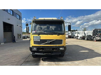 Camión cisterna Volvo FL 6-18 (12400 LITERS / 3 COMPARTIMENTS / EURO 2 / STEEL SUSP. / LAMES): foto 2 Camión cisterna Volvo FL 6-18 (12400 LITERS / 3 COMPARTIMENTS / EURO 2 / STEEL SUSP. / LAMES): foto 2
