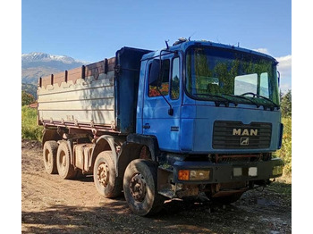 Camión volquete MAN