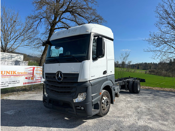 Camión chasis MERCEDES-BENZ Actros