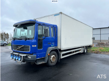 Camión caja cerrada VOLVO FL6