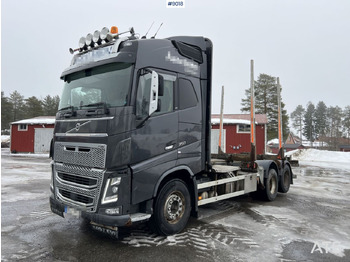 Camión forestal VOLVO FH16