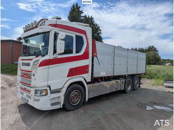 Camión caja cerrada SCANIA R 580