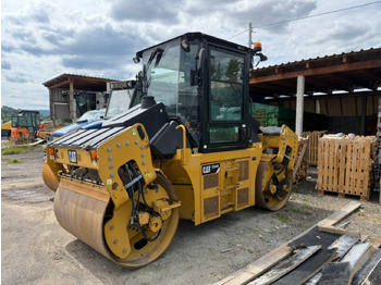 Apisonadora de asfalto CATERPILLAR