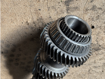 Palier para Maquinaria agrícola John Deere 6120 6220 Wał Napędowy L153401: foto 3