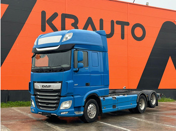 Camión chasis DAF XF 530