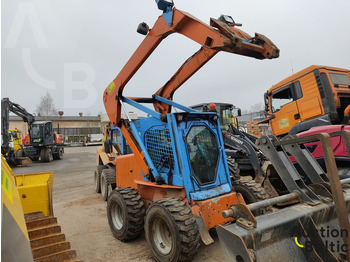 Minicargadora NEW HOLLAND