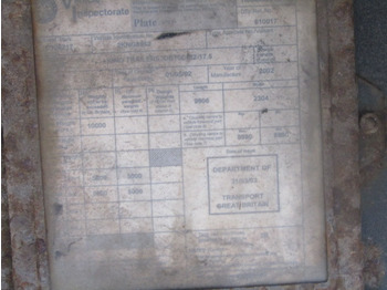 Remolque caja cerrada VAN HOOL