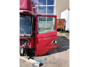 Puerta y piezas SCANIA