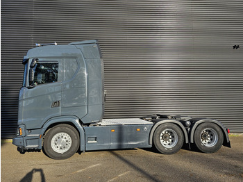 Cabeza tractora Scania S730 V8 6x4 / HYDRAULIC / FULL AIR / RETARDER: foto 5 Cabeza tractora Scania S730 V8 6x4 / HYDRAULIC / FULL AIR / RETARDER: foto 5