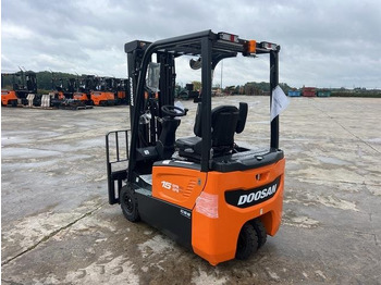 Leasing de  Doosan B15T-7 PLUS Doosan B15T-7 PLUS: foto 2