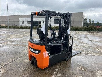 Leasing de  Doosan B15T-7 PLUS Doosan B15T-7 PLUS: foto 3