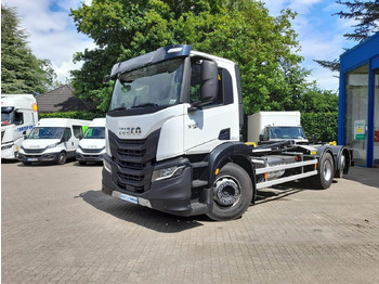Camión multibasculante IVECO