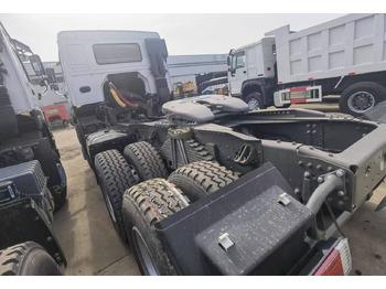 Cabeza tractora Sinotruk HOWO 371 Tractor: foto 3 Cabeza tractora Sinotruk HOWO 371 Tractor: foto 3