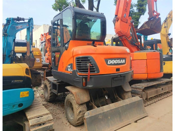 Excavadora de ruedas DOOSAN DX60W