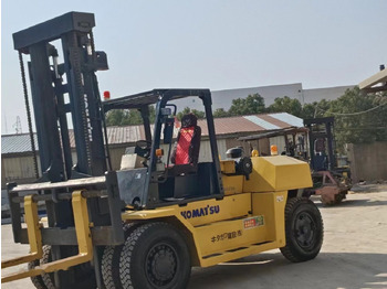 Carretilla elevadora diésel Komatsu FD150: foto 2 Carretilla elevadora diésel Komatsu FD150: foto 2