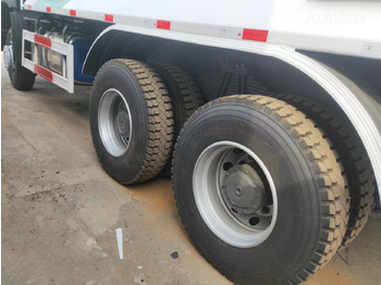 Camión volquete Sinotruk HOWO 6*4 Dump truck: foto 4