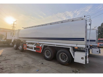 Camión cisterna Sinotruk HOWO 8*4 Tank truck: foto 2 Camión cisterna Sinotruk HOWO 8*4 Tank truck: foto 2