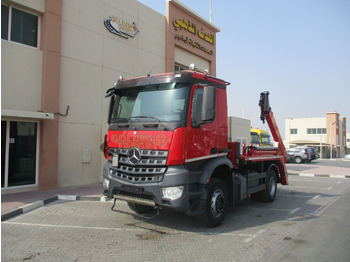 Camión portacontenedor de cadenas MERCEDES-BENZ Arocs 1832