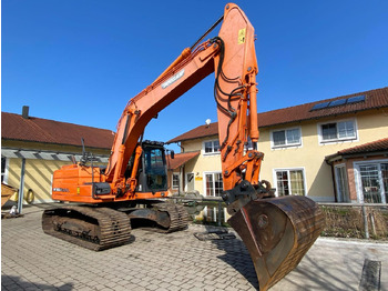 Excavadora de cadenas DOOSAN DX180