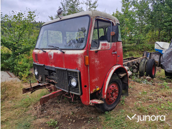 Camión chasis VOLVO
