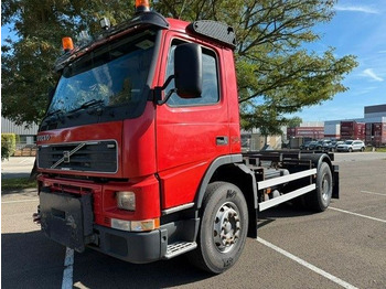 Camión chasis VOLVO FM