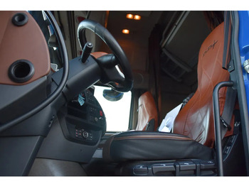 Cabeza tractora DAF XF 530 SSC 4x2 - RETARDER - PARK. AIRCO - 2 x FUEL TANKS - ALCOA'S - LED - TOP CONDITION -: foto 4