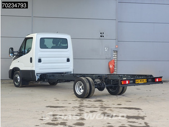 Furgoneta nuevo Iveco Daily 35C18 3.0L Automaat Dubbellucht 2025 model 410WB ACC Camera Airco Navi Chassis Cabine Fahrgestell Airco Cruise control: foto 3