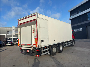 Camión caja cerrada Renault D WIDE 320 6x2 / Closed box / Dhollandia: foto 3